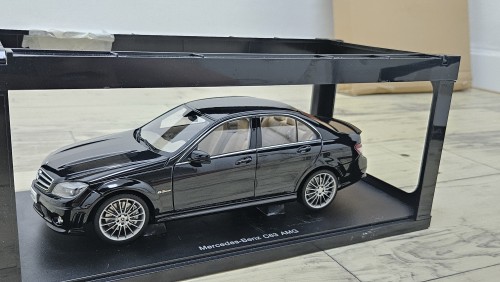 1:18 벤츠 W204 C63 AMG 다이캐스트